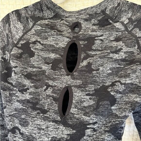 Adapt Seamless Camp Crop✨ - Picture 8 of 11